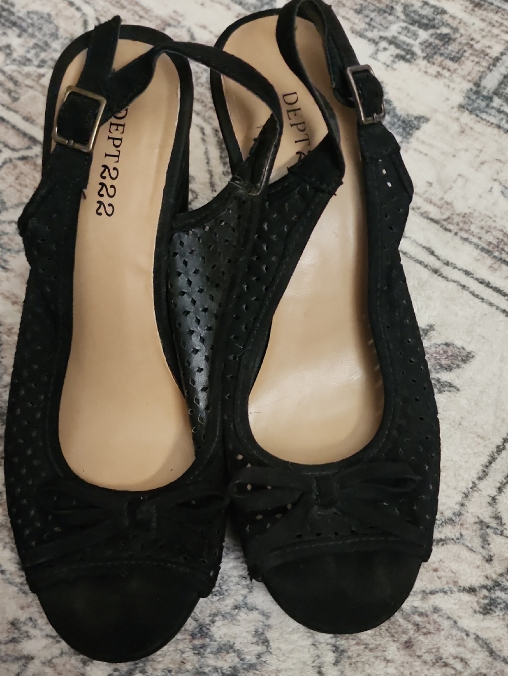 Black Women’s 9.5 Black Bow Peep-Toe Wedges